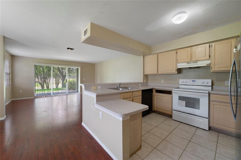 For Sale: $264,000 (2 beds, 2 baths, 1288 Square Feet)