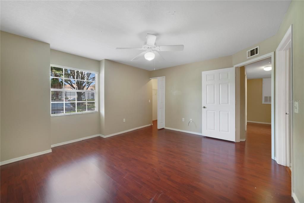 For Sale: $264,000 (2 beds, 2 baths, 1288 Square Feet)