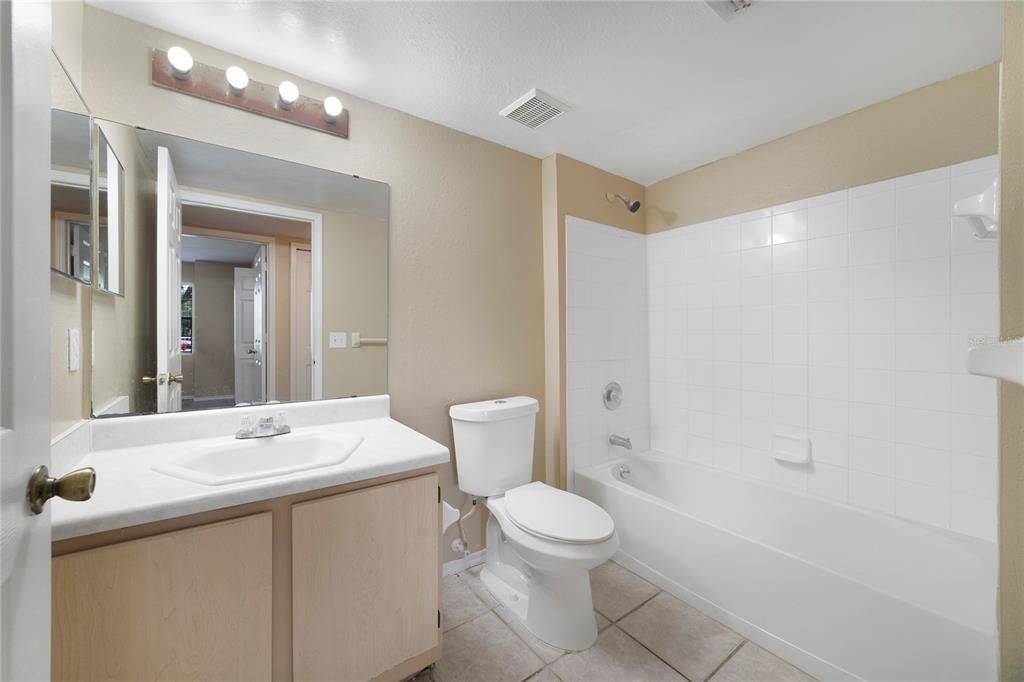 For Sale: $264,000 (2 beds, 2 baths, 1288 Square Feet)