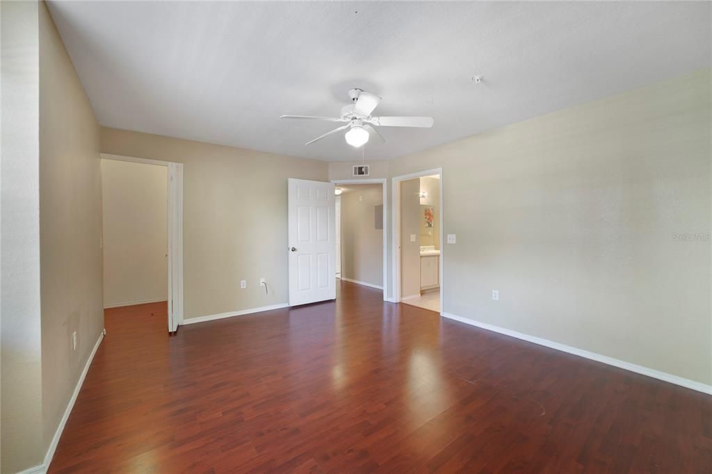 For Sale: $264,000 (2 beds, 2 baths, 1288 Square Feet)