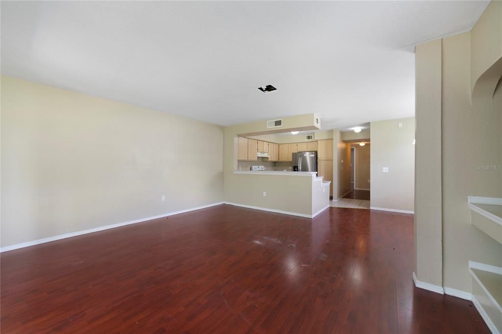 For Sale: $264,000 (2 beds, 2 baths, 1288 Square Feet)