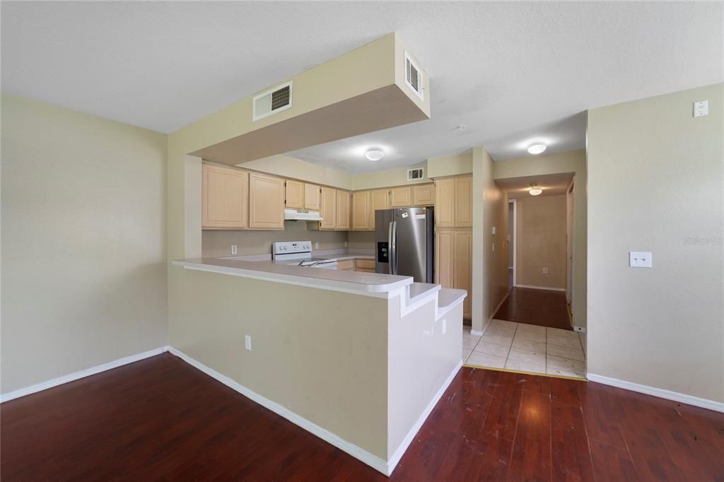 For Sale: $264,000 (2 beds, 2 baths, 1288 Square Feet)