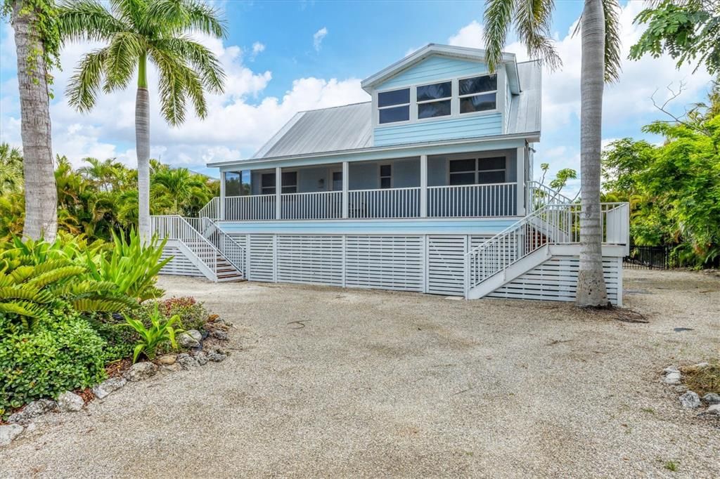 For Sale: $1,399,000 (3 beds, 2 baths, 1426 Square Feet)