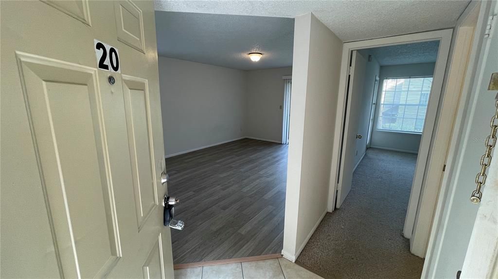 For Rent: $1,200 (1 beds, 1 baths, 660 Square Feet)