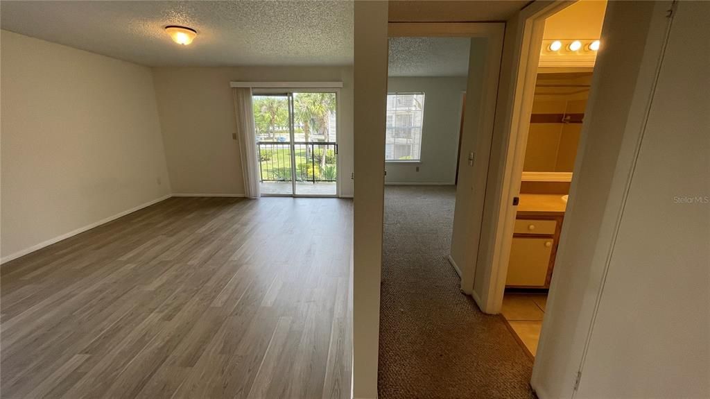 For Rent: $1,200 (1 beds, 1 baths, 660 Square Feet)