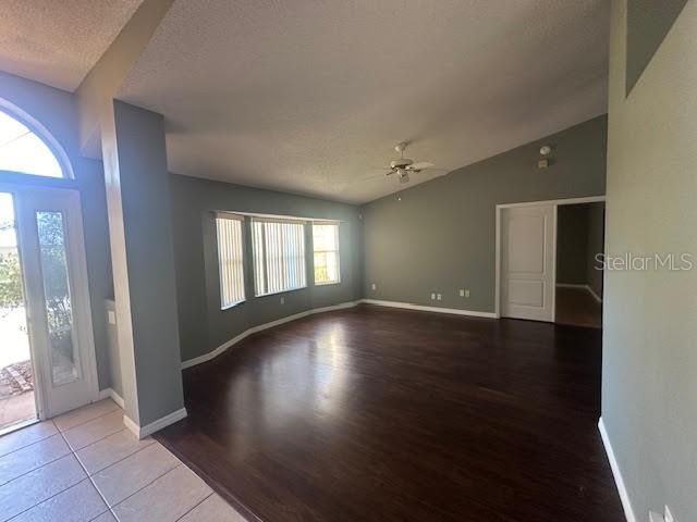 For Rent: $1,900 (3 beds, 2 baths, 1927 Square Feet)