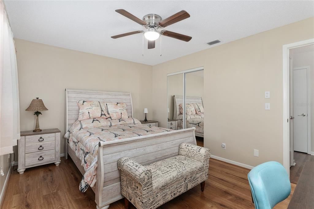 Active With Contract: $168,900 (2 beds, 2 baths, 1341 Square Feet)