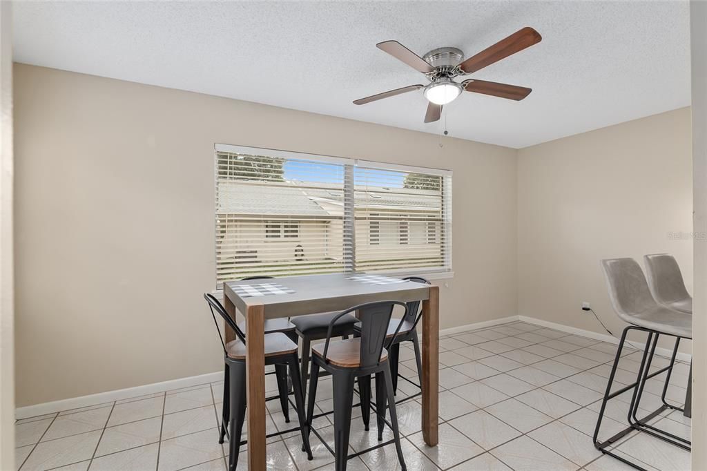 Active With Contract: $168,900 (2 beds, 2 baths, 1341 Square Feet)