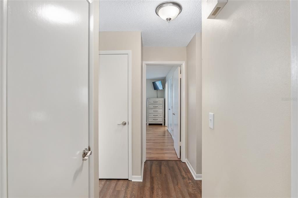 Active With Contract: $168,900 (2 beds, 2 baths, 1341 Square Feet)