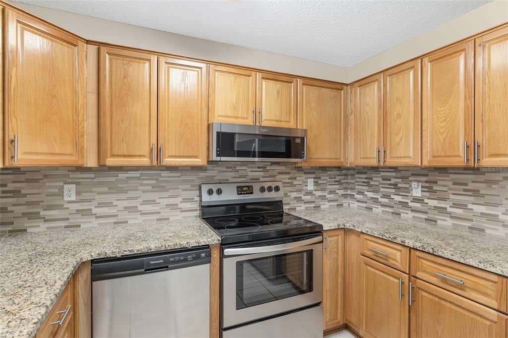 Active With Contract: $168,900 (2 beds, 2 baths, 1341 Square Feet)