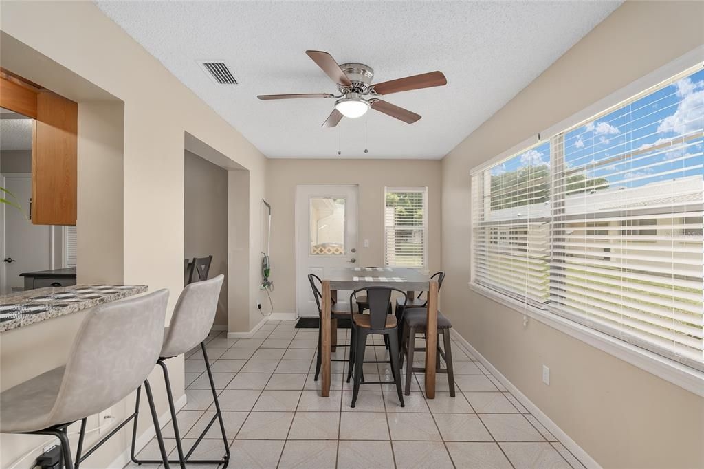 Active With Contract: $168,900 (2 beds, 2 baths, 1341 Square Feet)