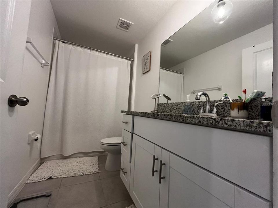 Activo con contrato: $414,900 (4 camas, 2 baños, 1935 Pies cuadrados)