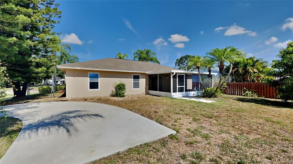 For Sale: $329,900 (3 beds, 2 baths, 1327 Square Feet)