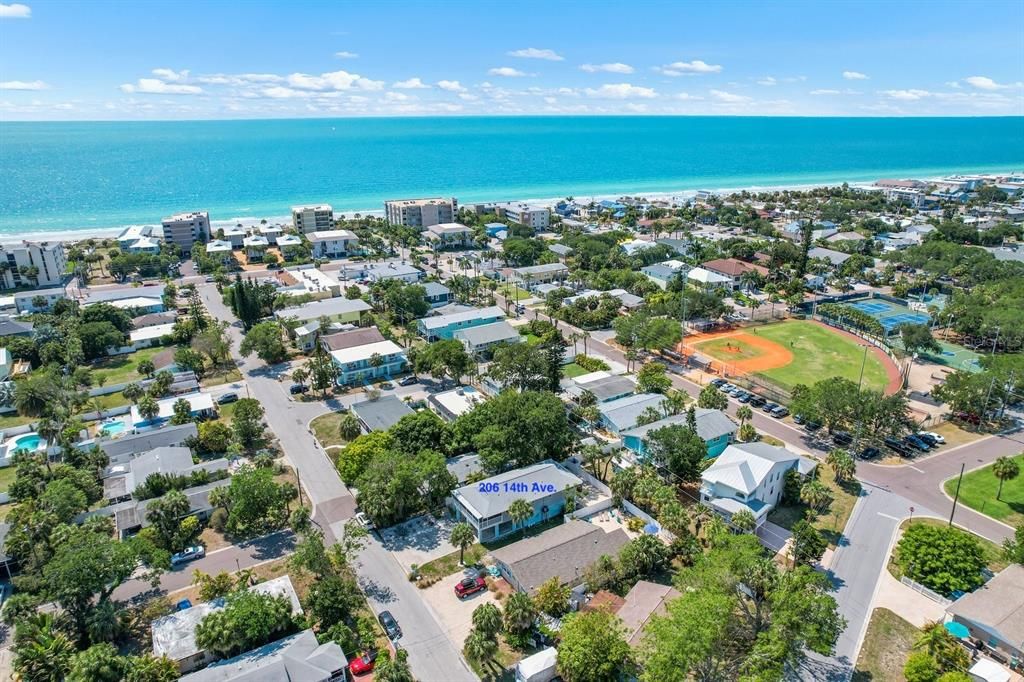 For Sale: $885,000 (3 beds, 2 baths, 1248 Square Feet)