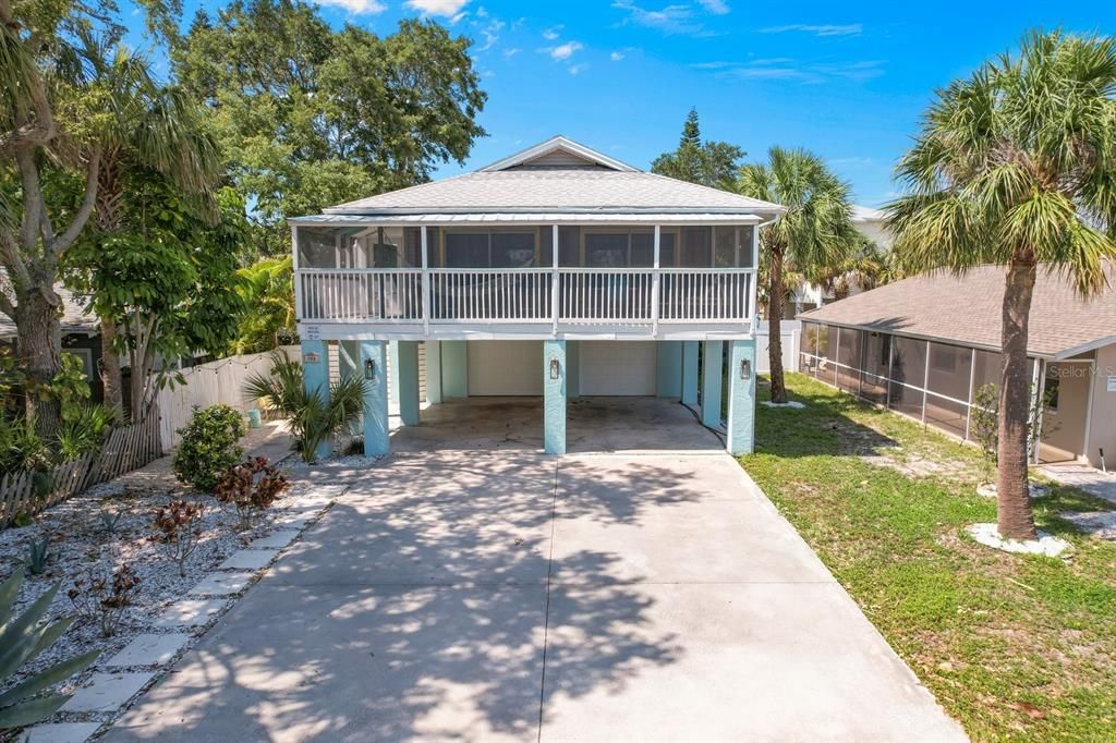 For Sale: $895,000 (3 beds, 2 baths, 1248 Square Feet)