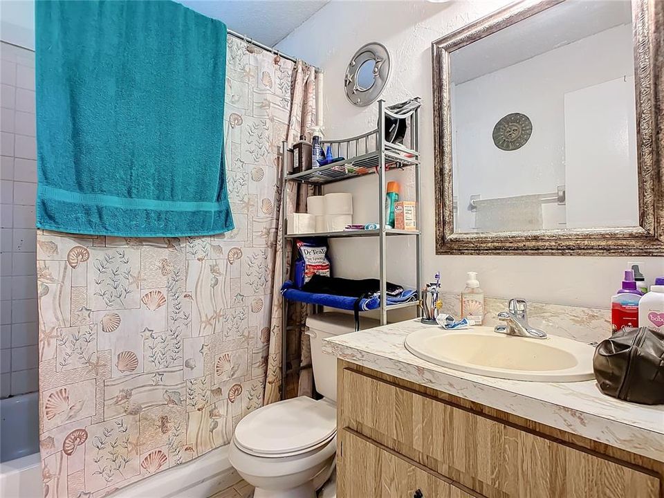 For Sale: $270,000 (2 beds, 1 baths, 1137 Square Feet)