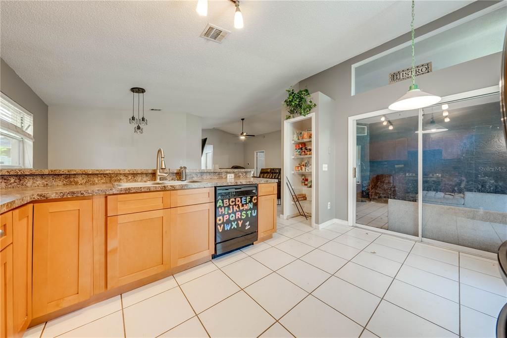 For Sale: $445,000 (3 beds, 2 baths, 1678 Square Feet)