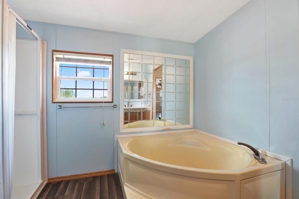 待售: $298,000 (3 贝兹, 2 浴室, 1512 平方英尺)