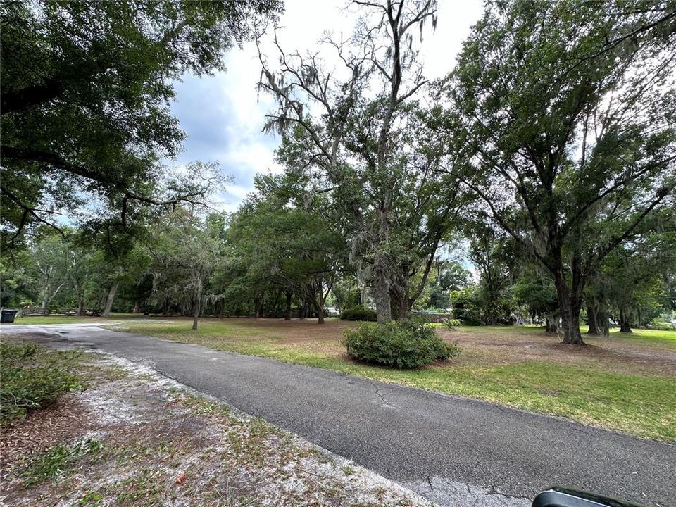 For Sale: $650,000 (3 beds, 3 baths, 2295 Square Feet)