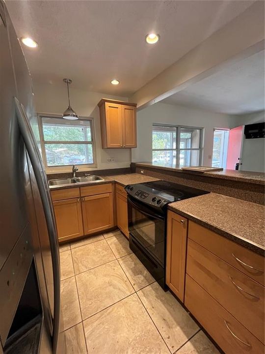 Recently Rented: $1,750 (2 beds, 2 baths, 1169 Square Feet)