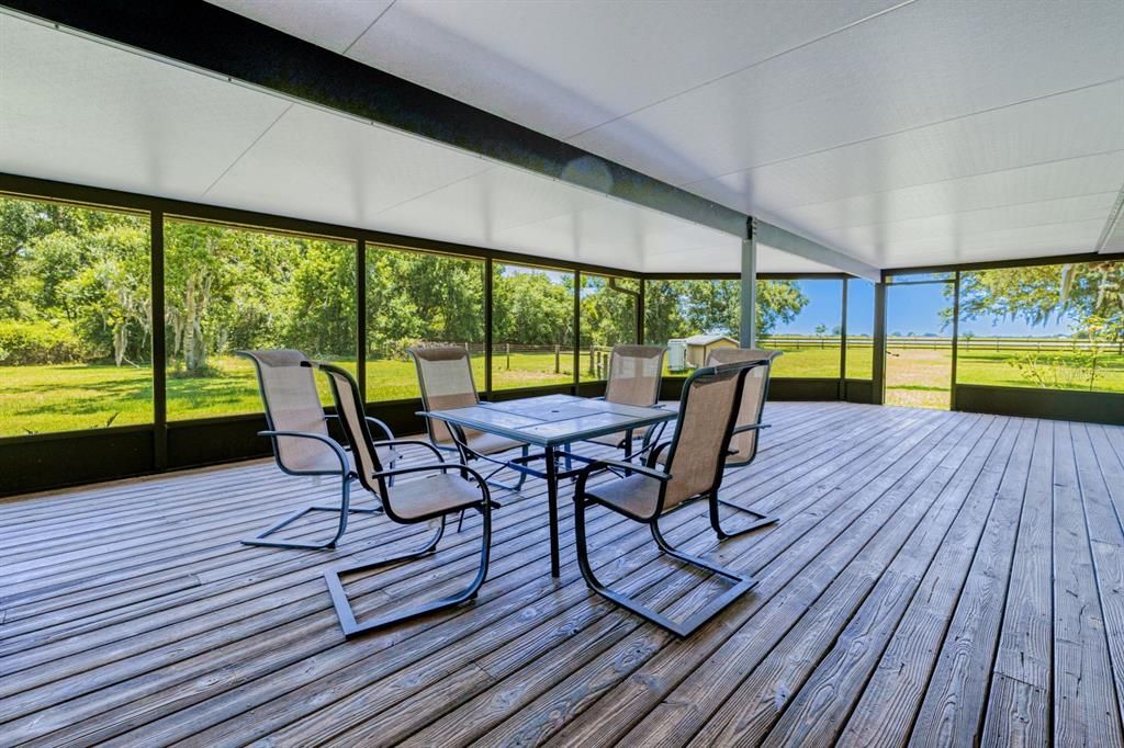 Side Covered Lanai