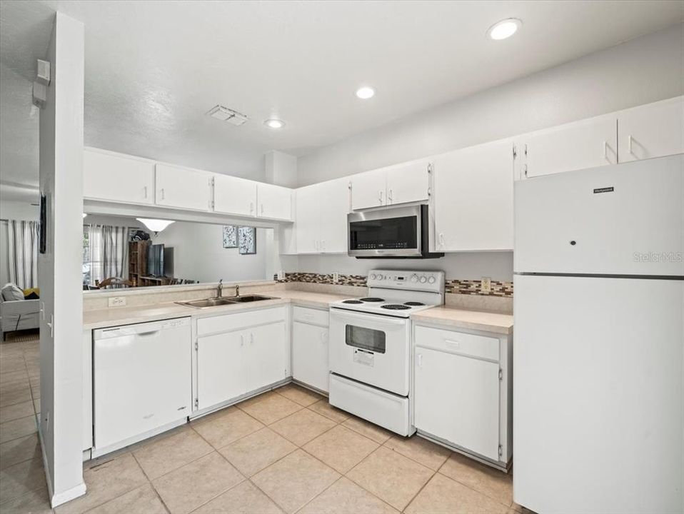 For Sale: $249,000 (2 beds, 2 baths, 1152 Square Feet)