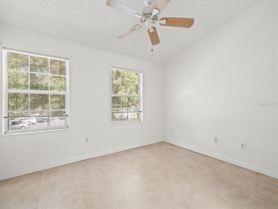 For Sale: $249,000 (2 beds, 2 baths, 1152 Square Feet)