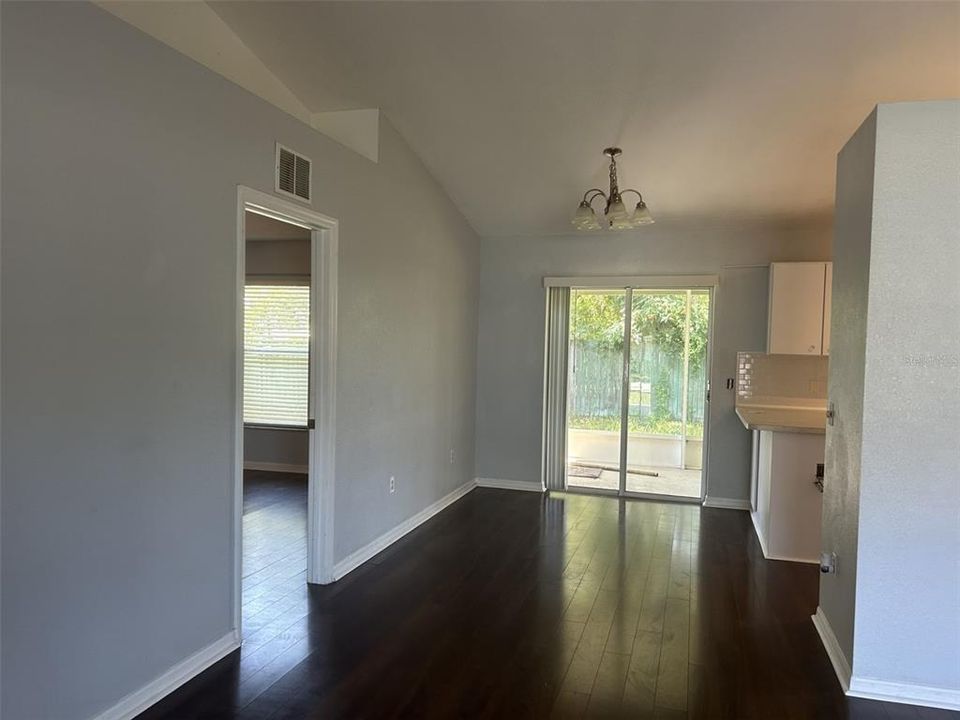 For Sale: $219,900 (3 beds, 2 baths, 1191 Square Feet)