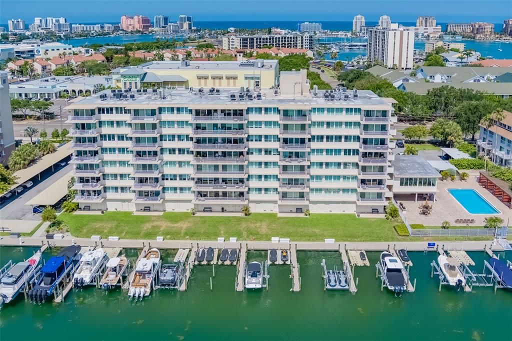 Active With Contract: $850,000 (2 beds, 2 baths, 1370 Square Feet)