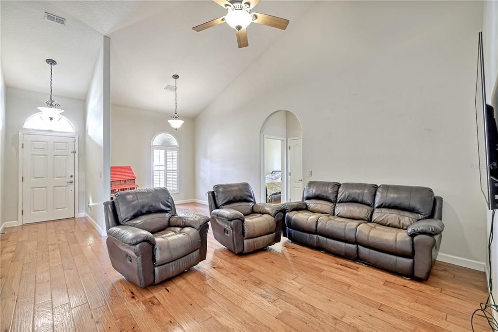 For Sale: $540,000 (4 beds, 2 baths, 2779 Square Feet)