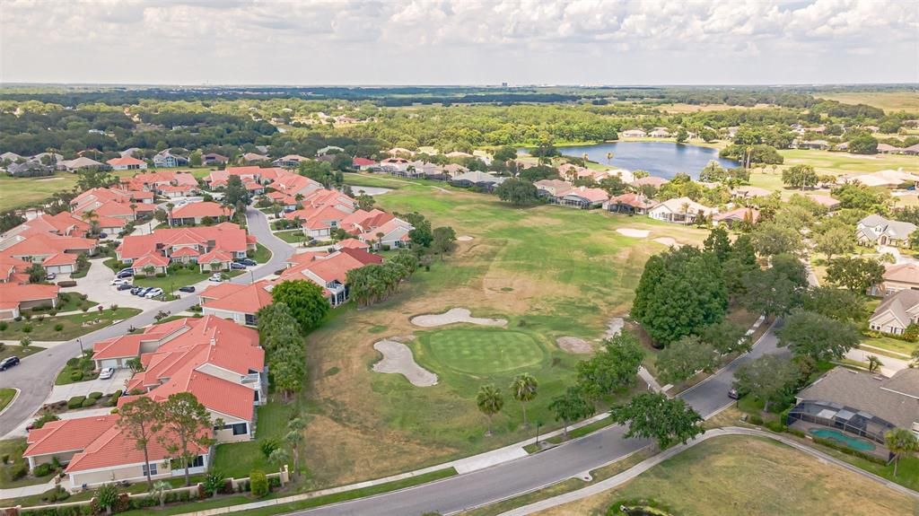 Clear view of hole 5 behind the villa which is to the left.