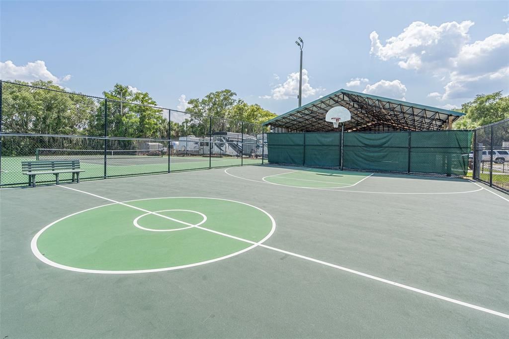 Kissimmee Bay Basketball Courts