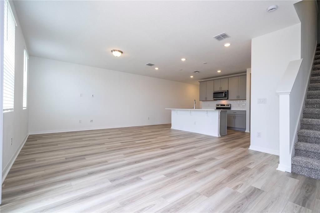 For Sale: $339,000 (3 beds, 2 baths, 1566 Square Feet)