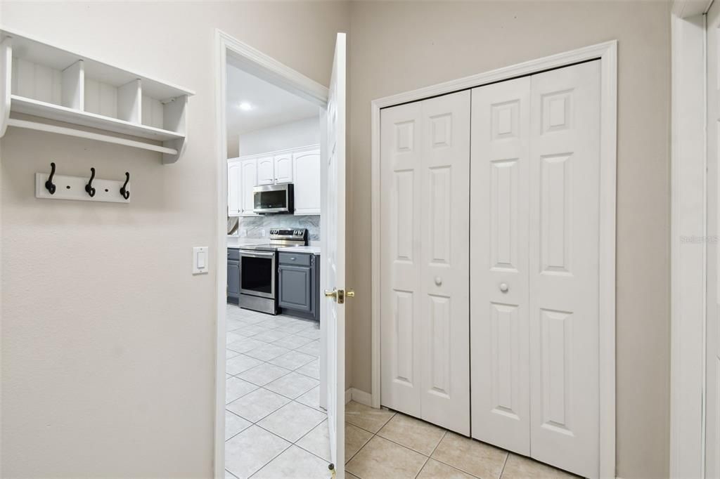 For Sale: $369,000 (2 beds, 2 baths, 2038 Square Feet)