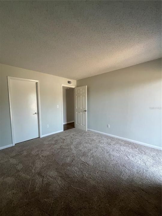 For Sale: $204,500 (2 beds, 2 baths, 898 Square Feet)