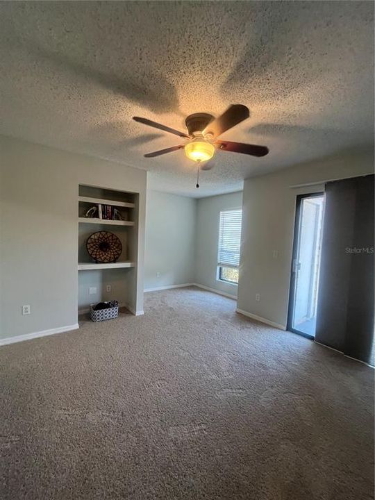 For Sale: $204,500 (2 beds, 2 baths, 898 Square Feet)