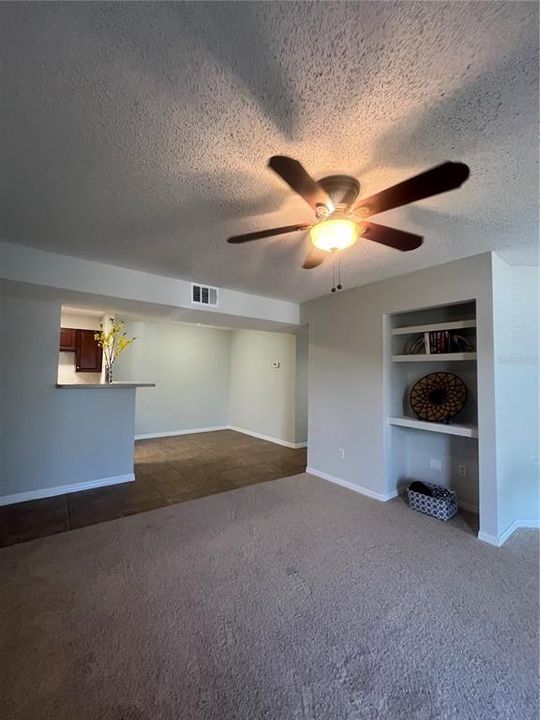 For Sale: $213,500 (2 beds, 2 baths, 898 Square Feet)