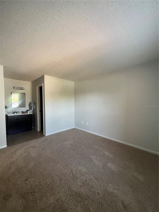 For Sale: $213,500 (2 beds, 2 baths, 898 Square Feet)