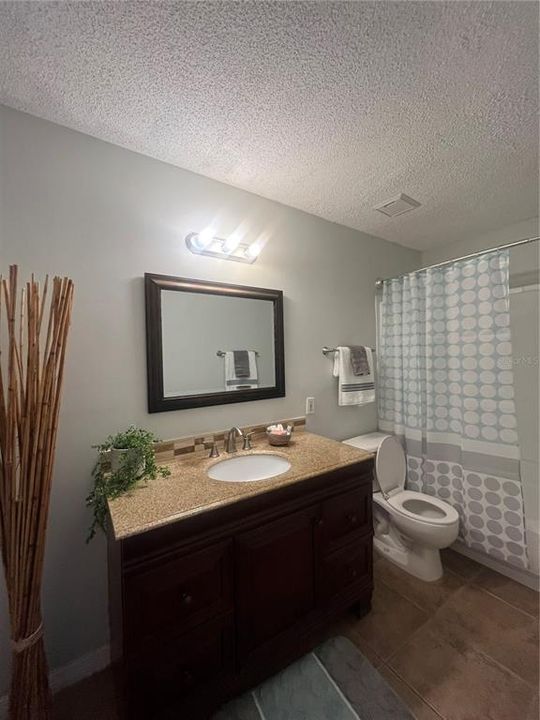 For Sale: $213,500 (2 beds, 2 baths, 898 Square Feet)