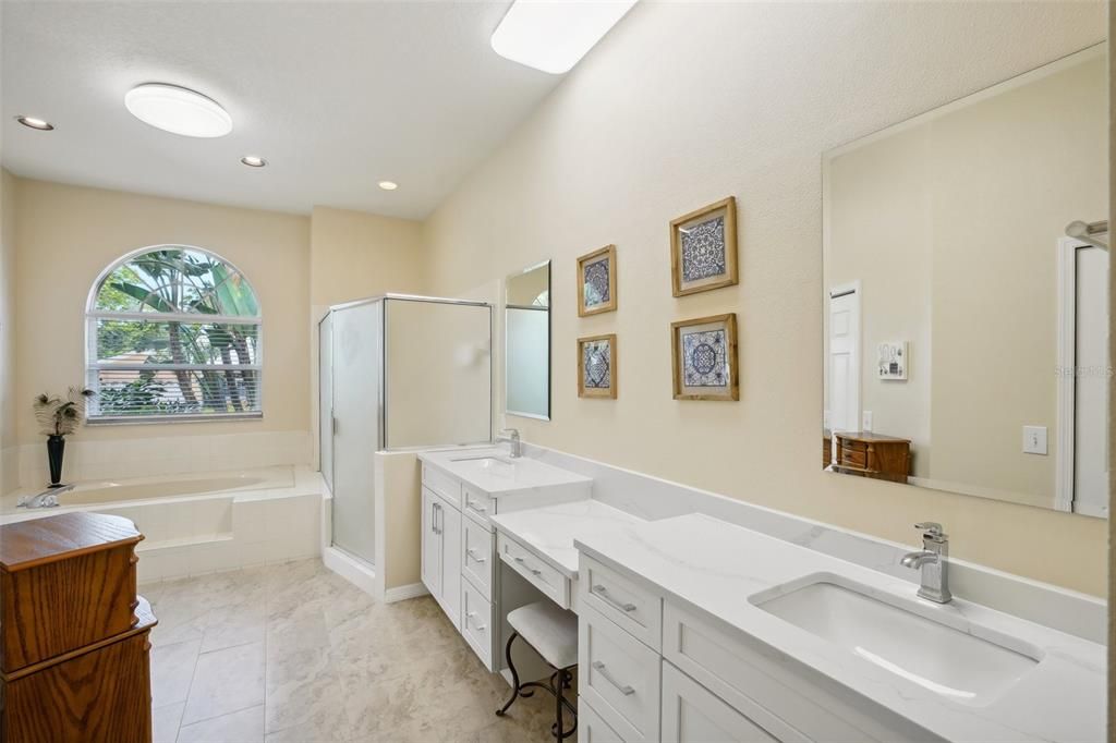 Active With Contract: $875,000 (3 beds, 3 baths, 2415 Square Feet)