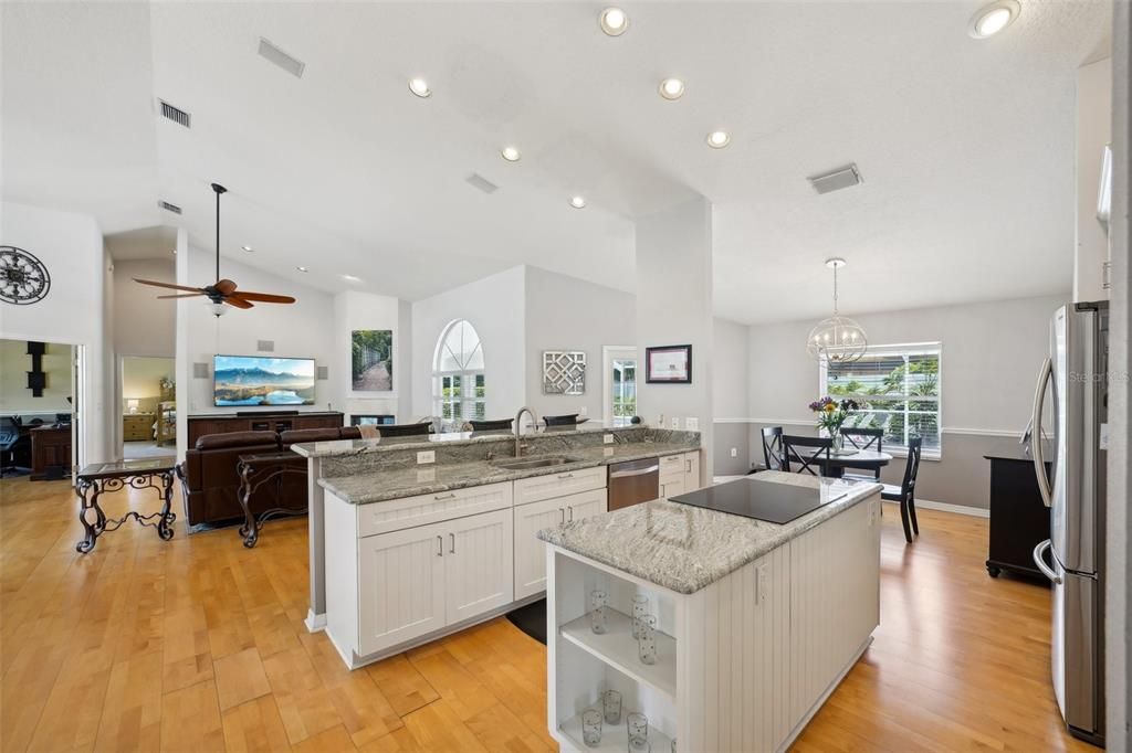 Active With Contract: $875,000 (3 beds, 3 baths, 2415 Square Feet)