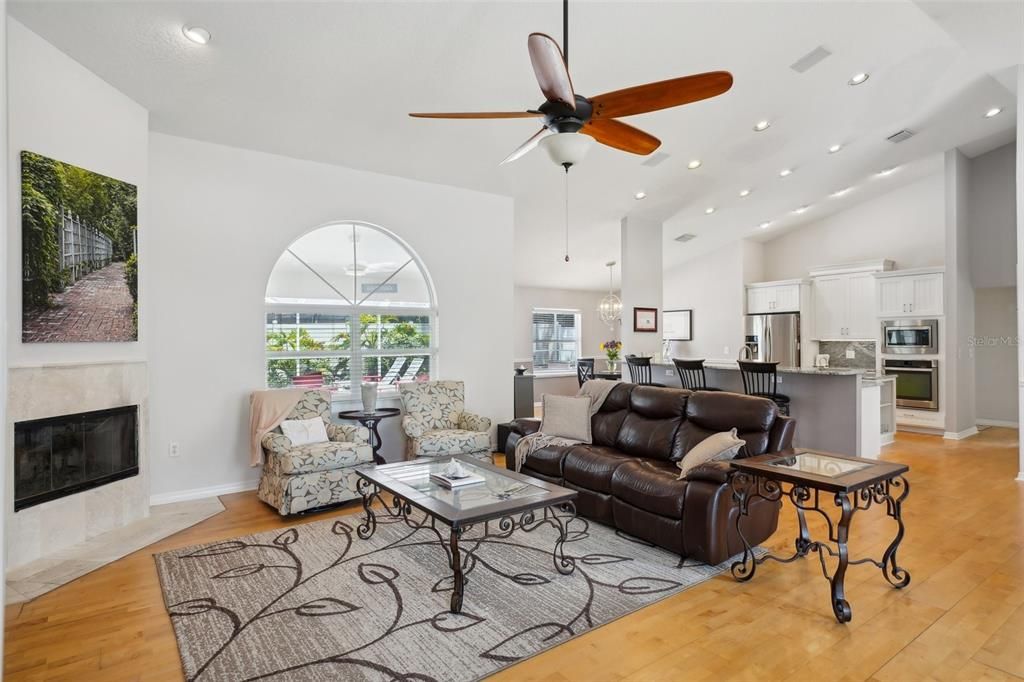 Active With Contract: $875,000 (3 beds, 3 baths, 2415 Square Feet)