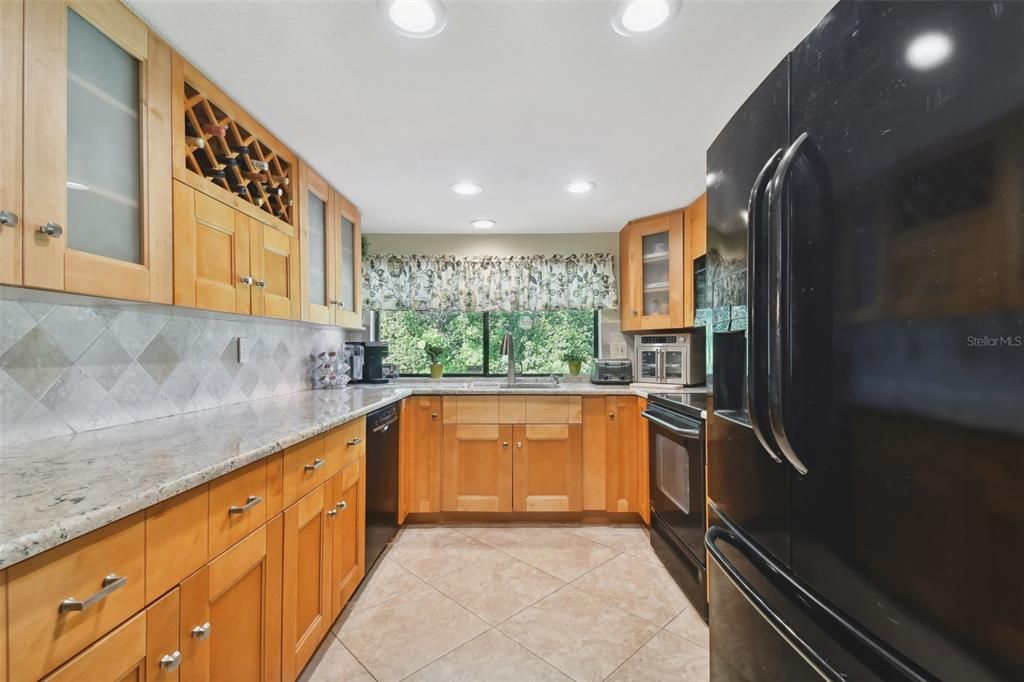 For Sale: $335,000 (3 beds, 2 baths, 1796 Square Feet)