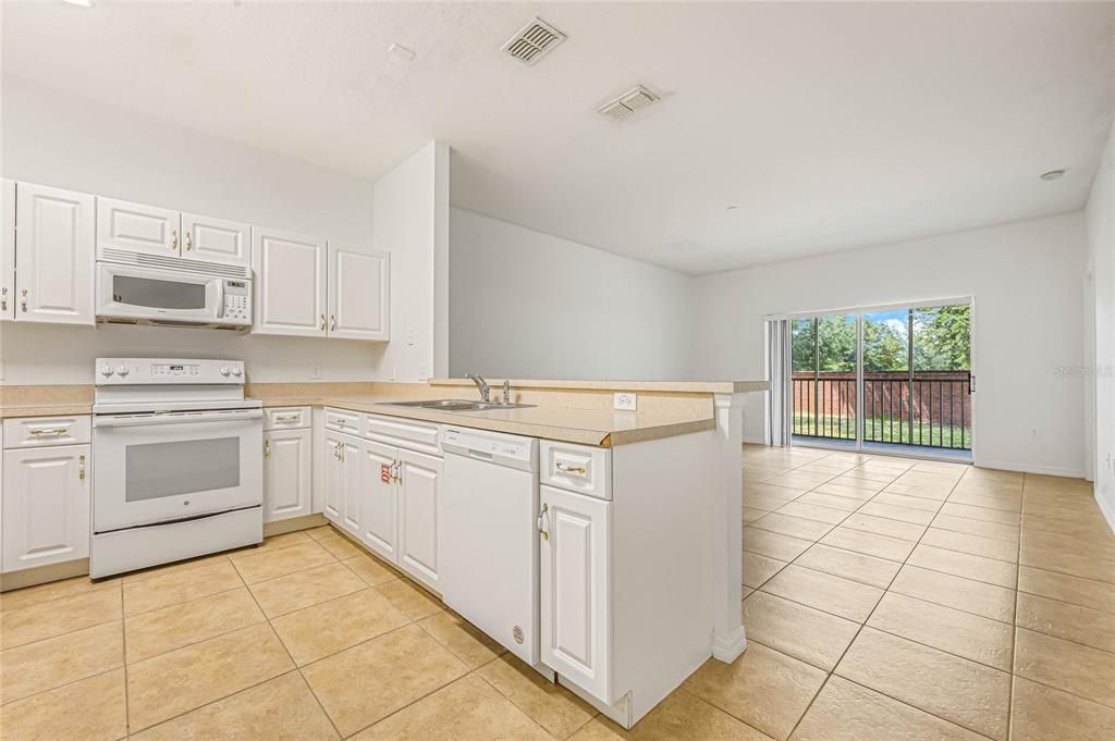 For Sale: $259,000 (3 beds, 3 baths, 1540 Square Feet)