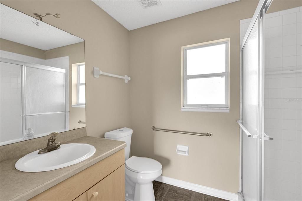 Active With Contract: $239,900 (2 beds, 1 baths, 1068 Square Feet)