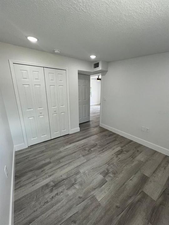For Sale: $264,900 (2 beds, 1 baths, 576 Square Feet)