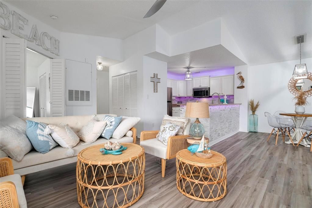 Active With Contract: $299,000 (3 beds, 2 baths, 1260 Square Feet)