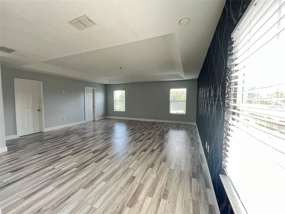 Recently Rented: $2,975 (5 beds, 2 baths, 3189 Square Feet)