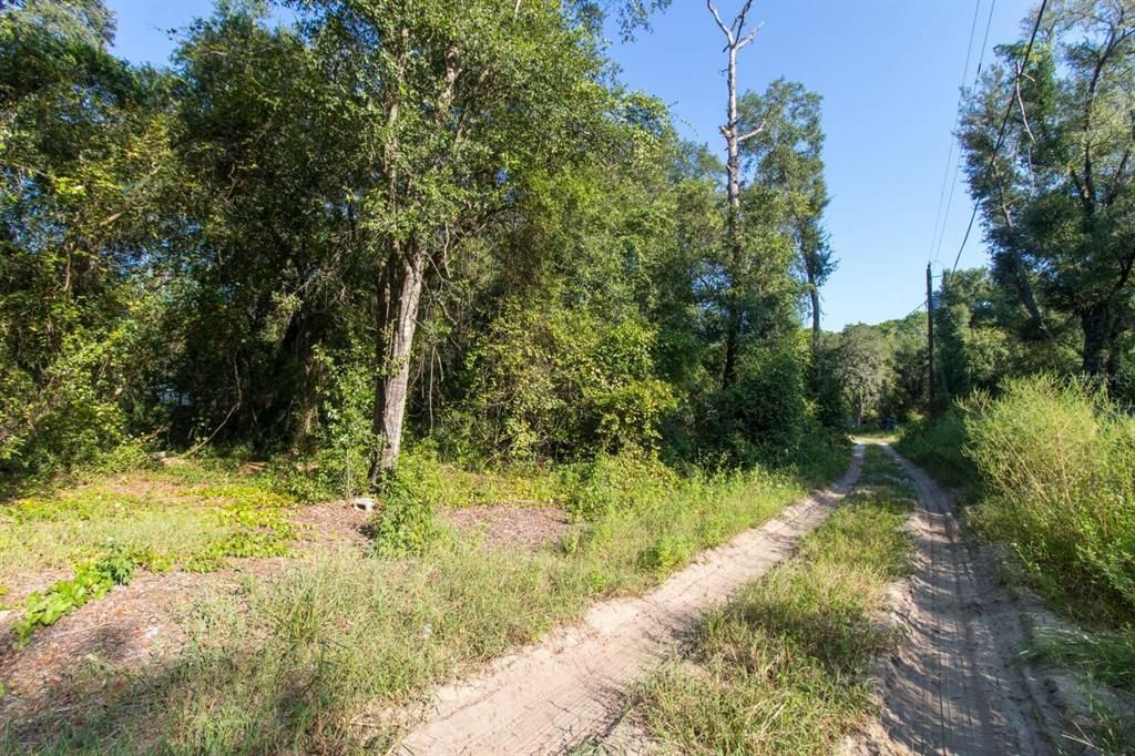 En Venta: $19,999 (0.37 acres)