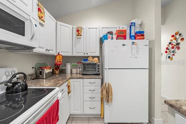 For Sale: $287,500 (3 beds, 2 baths, 1279 Square Feet)